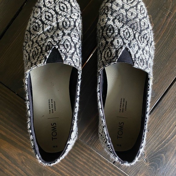 Toms Alpargata size 8 Black and Cream - Picture 2 of 6